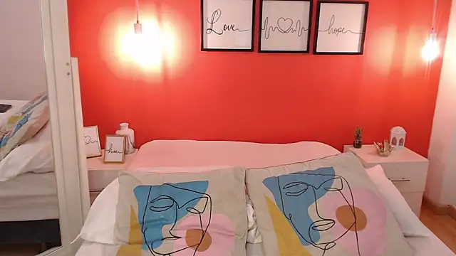 Snapshot of MaddyOwens_5 chatting on 04.08.26 MaddyOwens 5 online show from 04.08.26