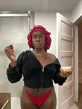 Snapshot of icelyne_2001 chatting on 02.19.26 icelyne 2001 online show from 02.19.26