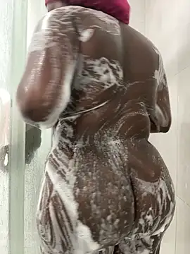 Snapshot of icelyne_2001 chatting on 02.21.26 icelyne 2001 online show from 02.21.26