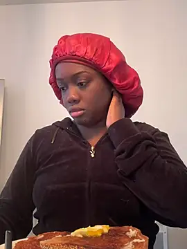 Snapshot of icelyne_2001 chatting on 02.24.26 icelyne 2001 online show from 02.24.26