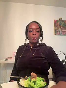 Snapshot of icelyne_2001 chatting on 02.28.26 icelyne 2001 online show from 02.28.26