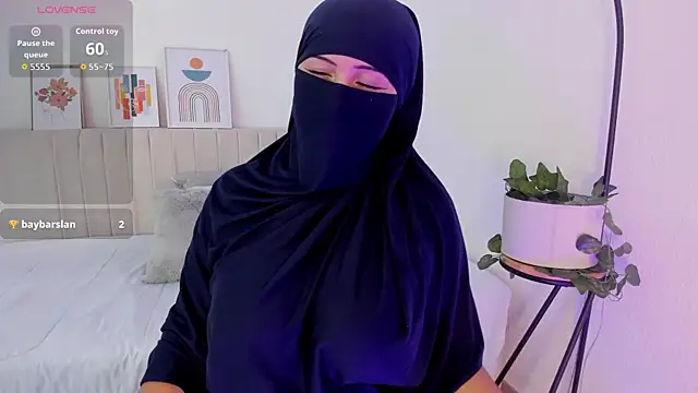 Snapshot of _Amirah chatting on 02.12.26 Amirah online show from 02.12.26