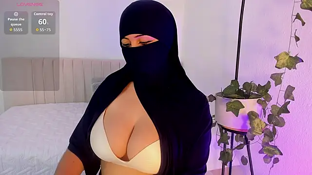 Snapshot of _Amirah chatting on 02.26.26 Amirah online show from 02.26.26