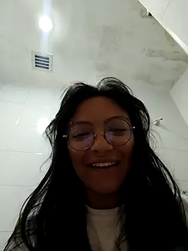 victoriia thompson online show from 05.11.26