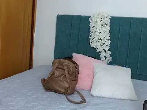 Snapshot of carolinacrus02 chatting on 01.15.26 carolinacrus02 online show from 01.15.26