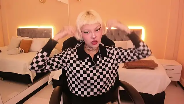 Bela Craxkerr online show from 04.07.26