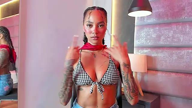LizStorm  online show from 04.27.26