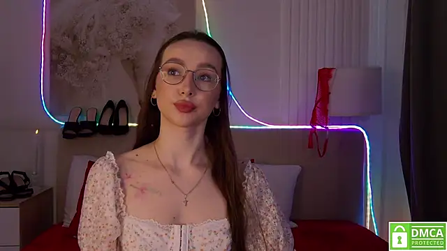 Snapshot of Emily_Simon chatting on 02.10.26 Emily Simon online show from 02.10.26