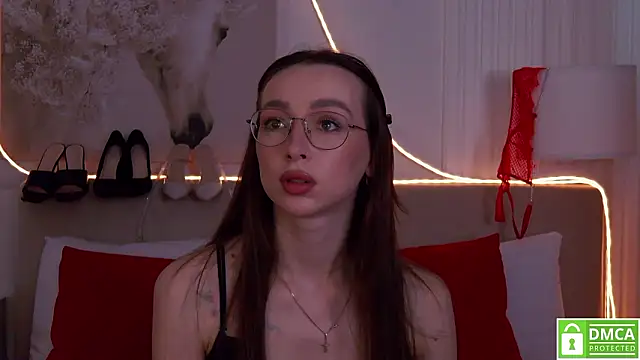 Snapshot of Emily_Simon chatting on 02.13.26 Emily Simon online show from 02.13.26