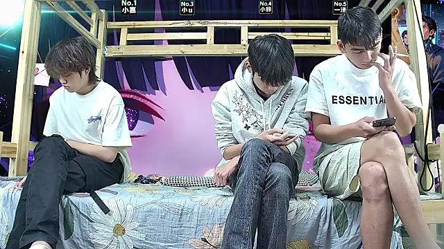 xiaohuangren01 online show from 03.20.26