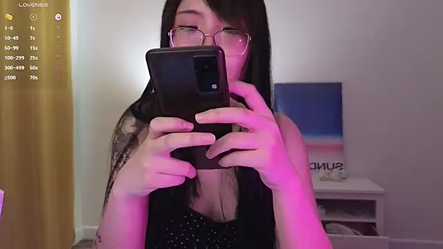 nullgirl online show from 06.04.26