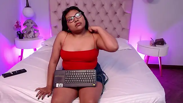 Kiri Black  online show from 01.17.26