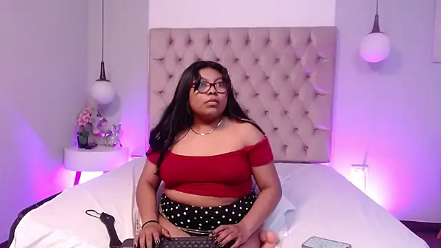 Kiri Black  online show from 02.03.26