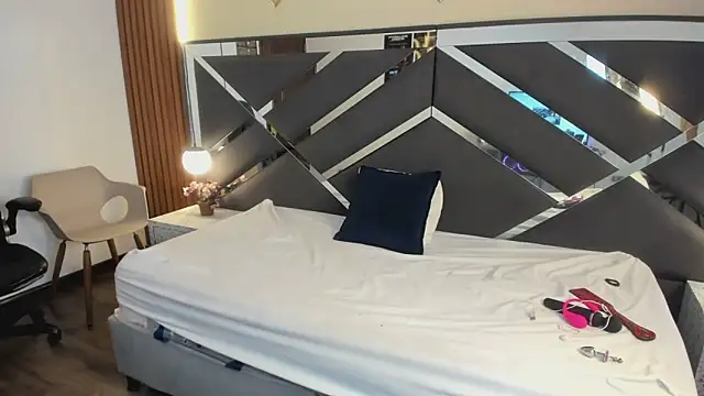 Ambarross  online show from 04.08.26