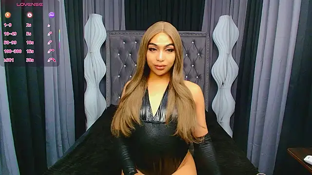 Snapshot of Clea_Moore chatting on 02.11.26 Clea Moore online show from 02.11.26