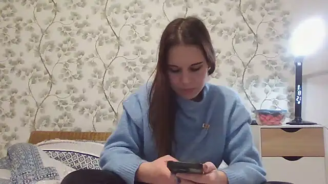 Snapshot of NyraLuna chatting on 02.04.26 NyraLuna online show from 02.04.26