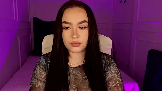 tinafox  online show from 03.03.26