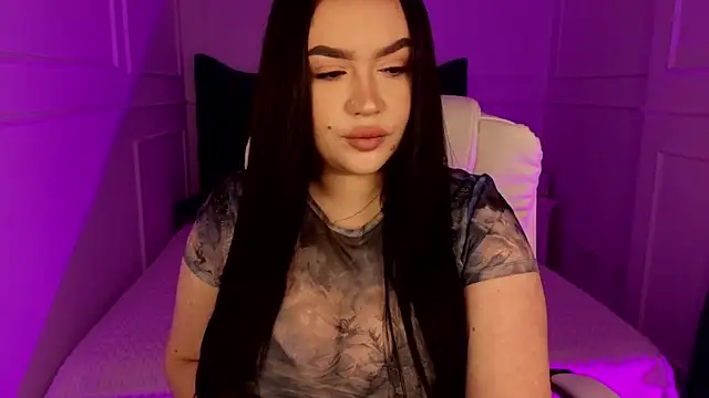 tinafox  online show from 03.06.26