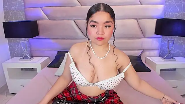 Snapshot of Lilithlain chatting on 02.13.26 Lilithlain online show from 02.13.26