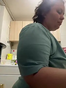 Snapshot of RavenEllieUniverse chatting on 02.11.26 RavenEllieUniverse online show from 02.11.26