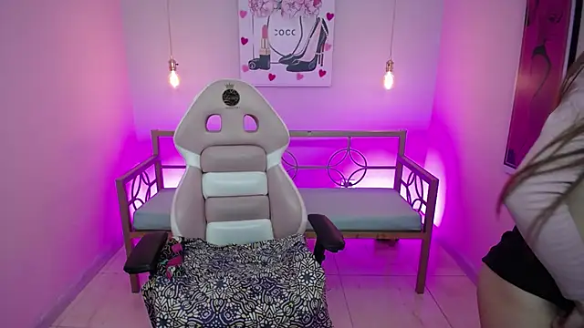 Snapshot of Ashley_benson_x chatting on 03.03.26 Ashley benson x online show from 03.03.26