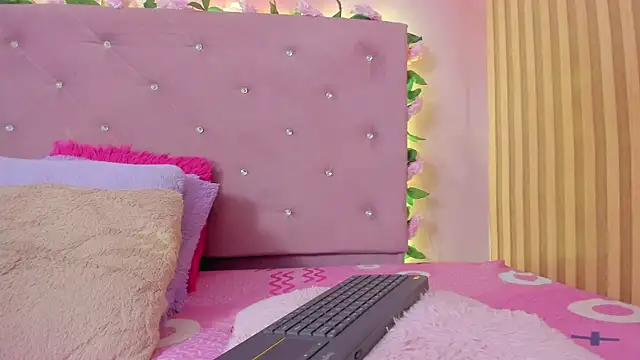 lovely  kiss   online show from 06.08.26