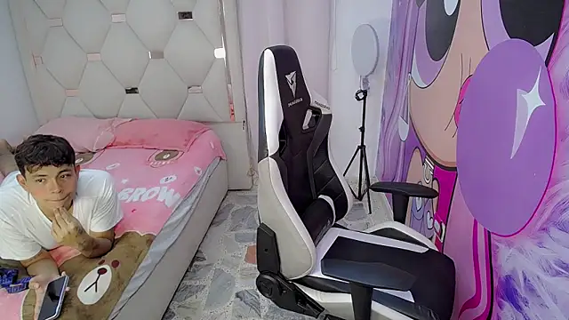 Snapshot of Maxwell_boys chatting on 02.21.26 Maxwell boys online show from 02.21.26