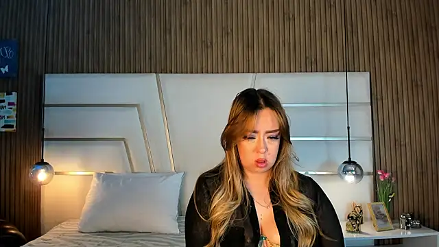 Xara Shadow online show from 04.16.26