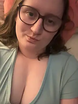 lucycomestrue online show from 07.02.26