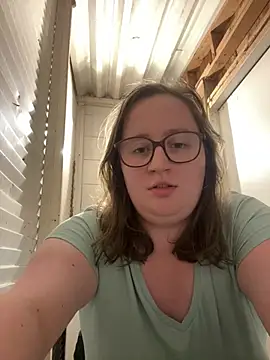 lucycomestrue online show from 07.02.26
