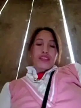 Gummiesu online show from 02.10.26