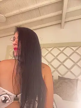 Snapshot of Miaswwe chatting on 02.25.26 Miaswwe online show from 02.25.26