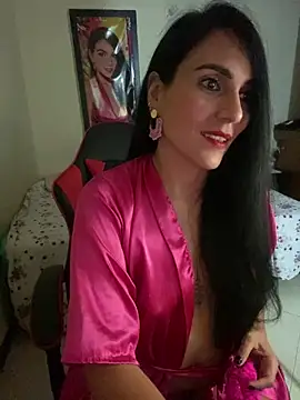 Snapshot of Miaswwe chatting on 06.17.26 Miaswwe online show from 06.17.26