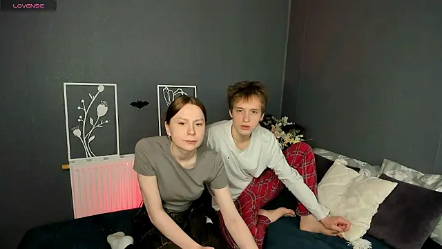 Lola Raivis  online show from 02.15.26