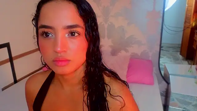 Emma Thompssonn online show from 05.18.26
