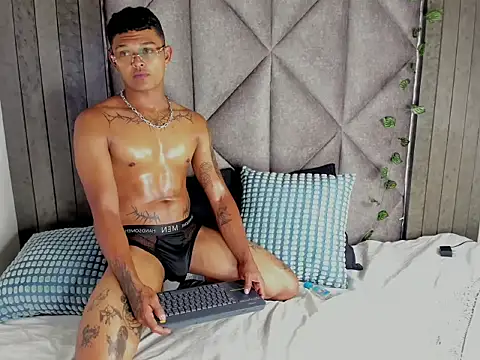 AndrewKenoxx  online show from 02.27.26