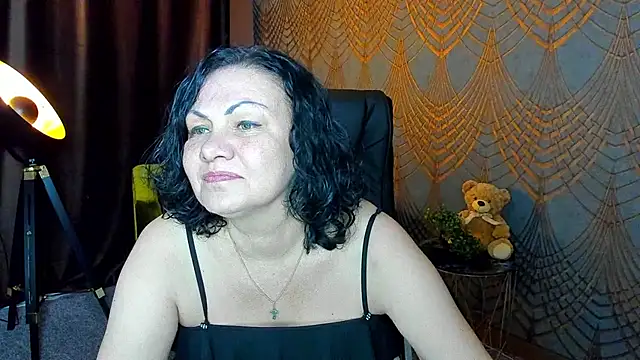 Snapshot of IrissMoon chatting on 06.29.26 IrissMoon online show from 06.29.26