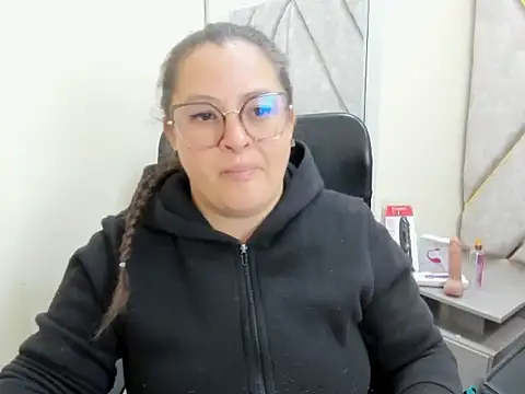 Sarah Boobs  online show from 05.10.26