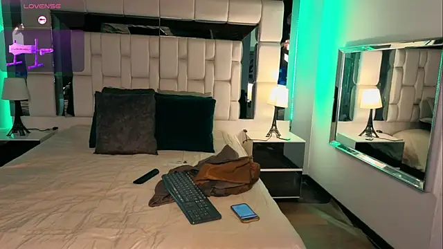 AmaliaMartinez77 online show from 04.05.26