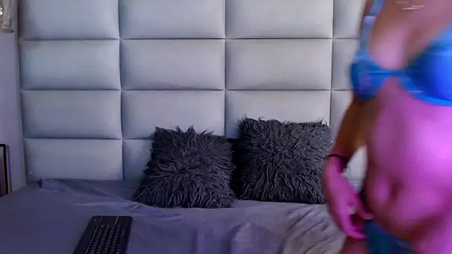 Snapshot of miss-liz- chatting on 02.28.26 miss-liz- online show from 02.28.26