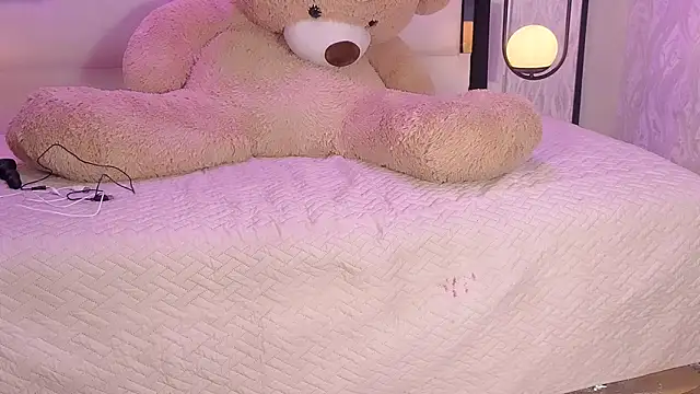 JuneCollins online show from 03.05.26