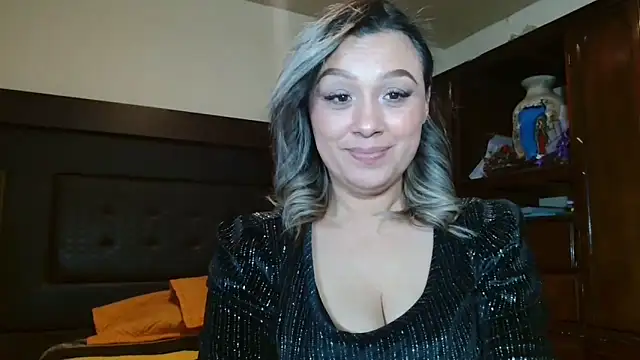 Snapshot of aitanalove_ chatting on 05.19.26 aitanalove online show from 05.19.26