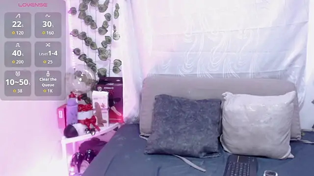 Snapshot of brunaroyale chatting on 02.20.26 brunaroyale online show from 02.20.26