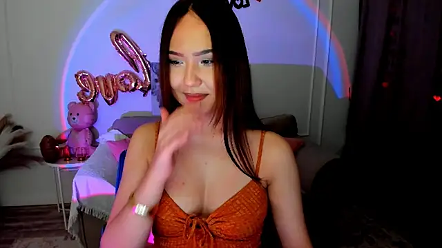 Snapshot of GlowMe chatting on 02.20.26 GlowMe online show from 02.20.26