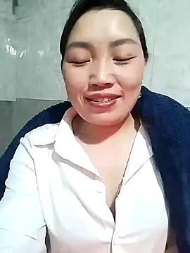 Snapshot of lia-coy chatting on 02.04.26 lia-coy online show from 02.04.26