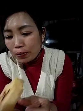 Snapshot of lia-coy chatting on 02.23.26 lia-coy online show from 02.23.26