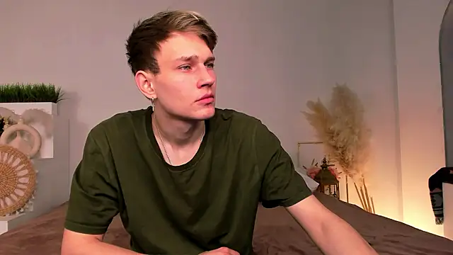 Snapshot of Volan_Starts chatting on 02.17.26 Volan Starts online show from 02.17.26