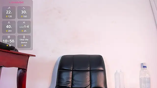 Snapshot of naughtylizeth_ chatting on 04.07.26 naughtylizeth online show from 04.07.26