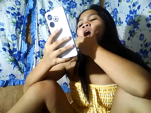 Snapshot of PinaySkinnyJust18 chatting on 07.04.26 PinaySkinnyJust18 online show from 07.04.26