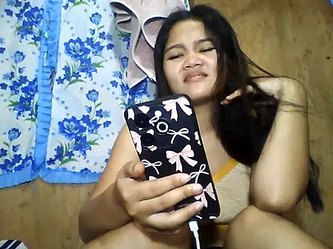 Snapshot of PinaySkinnyJust18 chatting on 07.15.26 PinaySkinnyJust18 online show from 07.15.26